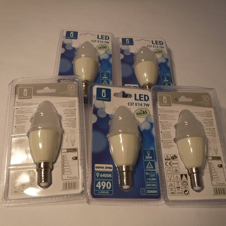 Żarówka LED E14 7W zimna 6400K świeczka C37