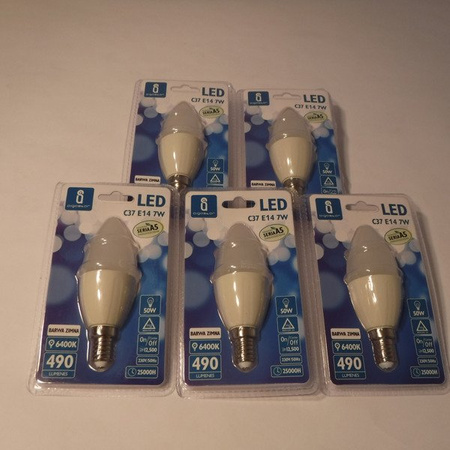 Żarówka LED E14 7W zimna 6400K świeczka C37